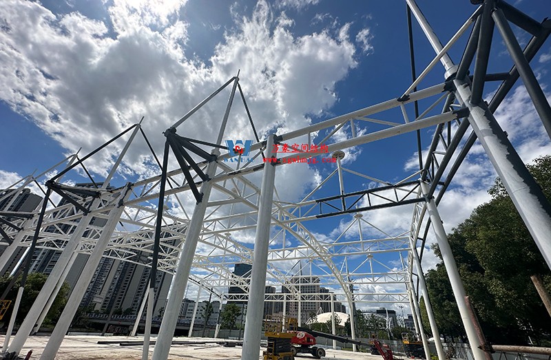 “邊角料”變“金角銀邊”|溫州惠民路西側綠地球場鋼膜結構工程最新施工進度 “邊角料”變“金角銀邊”|溫州惠民路西側綠地球場鋼膜結構工程最新施工進度