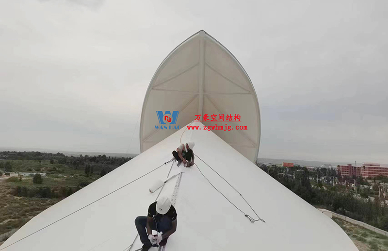 陜西定邊馬蓮灘沙漠公園鋼膜結構工程“奮力快跑”,工程“進度條”刷新了! 陜西定邊馬蓮灘沙漠公園鋼膜結構工程“奮力快跑”,工程“進度條”刷新了!