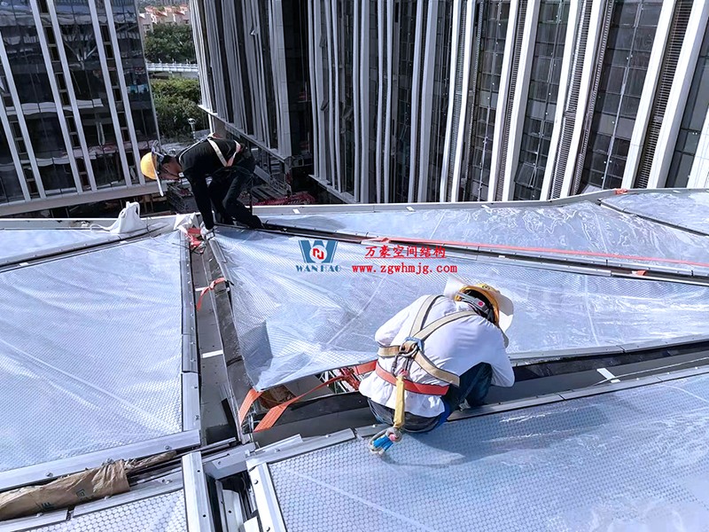 縱使烈日炎炎，腳步從未止歇！海南這個ETFE氣枕膜項目施工進度有最新消息