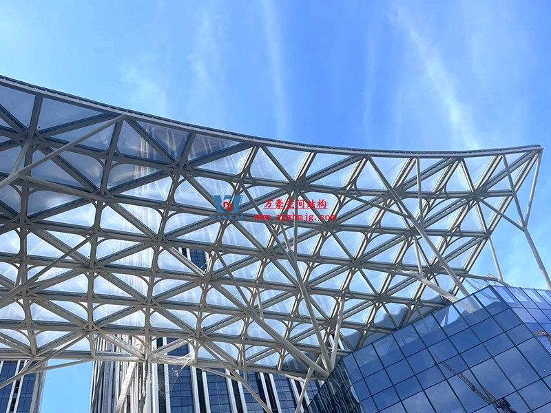 縱使烈日炎炎，腳步從未止歇！海南這個ETFE氣枕膜項目施工進度有最新消息