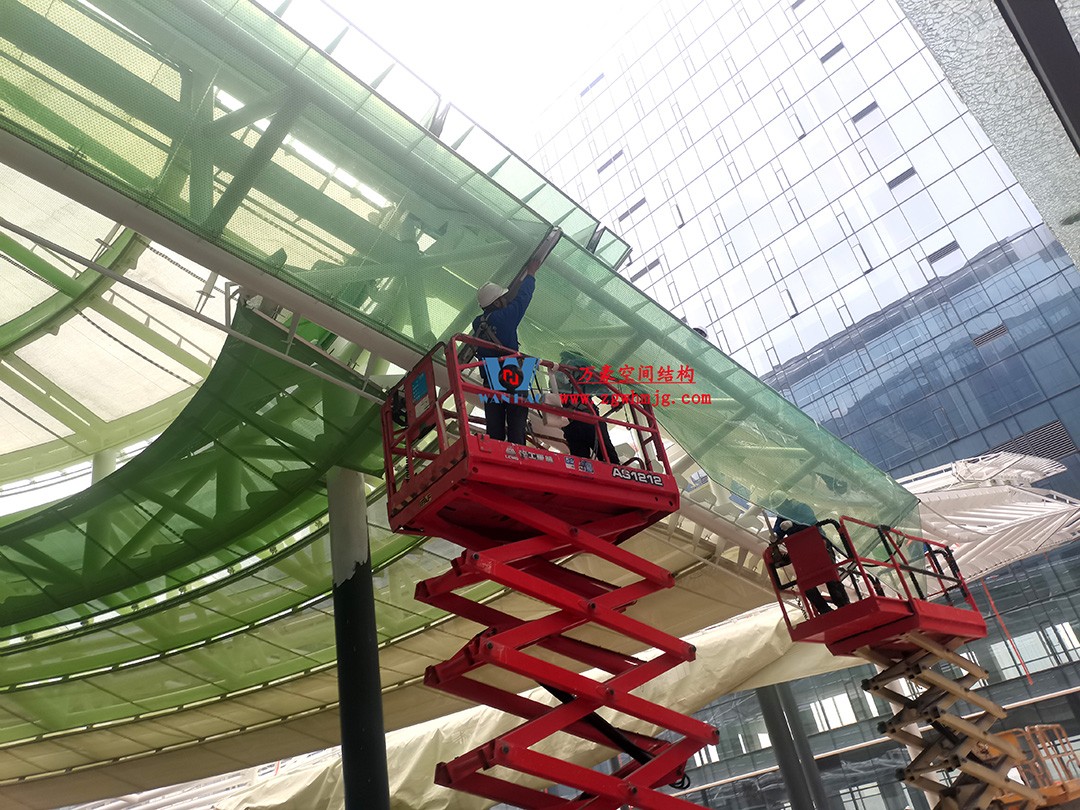 高效協作|勇于擔當—杭州博多森谷ETFE氣枕連廊天幕項目最新施工進展 高效協作|勇于擔當—杭州博多森谷ETFE氣枕連廊天幕項目最新施工進展