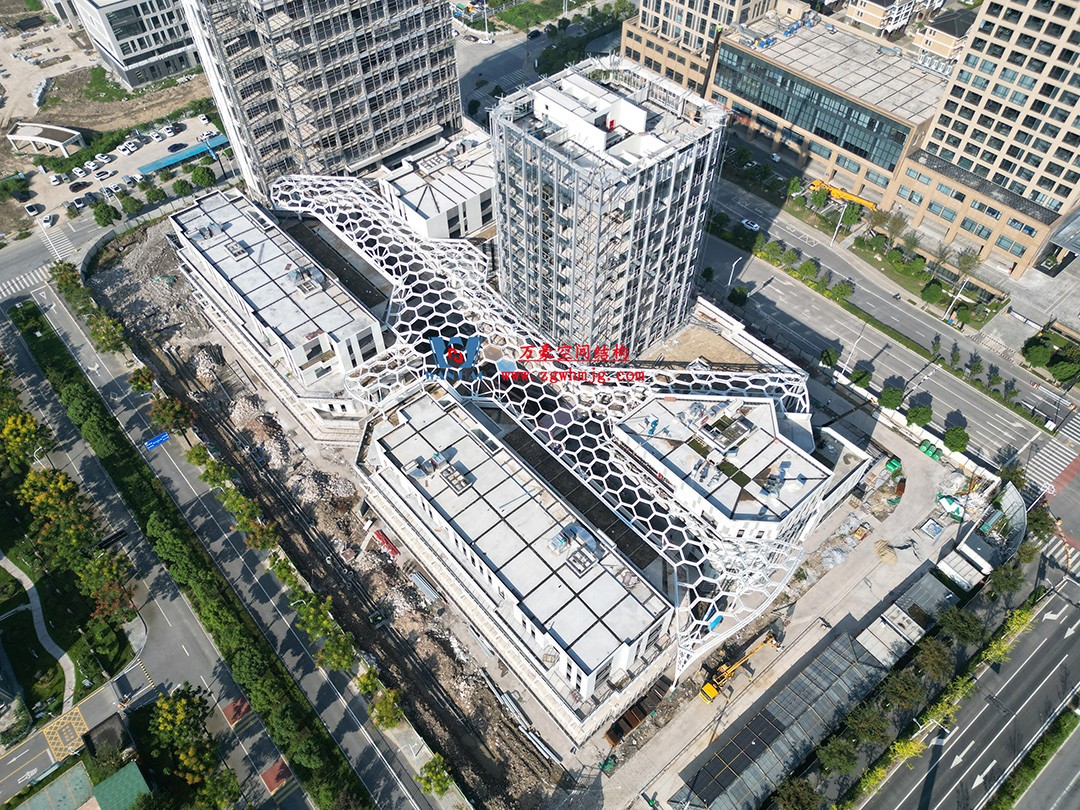 已完工,這個ETFE氣枕商業天幕閃亮登場! 已完工,這個ETFE氣枕商業天幕閃亮登場!