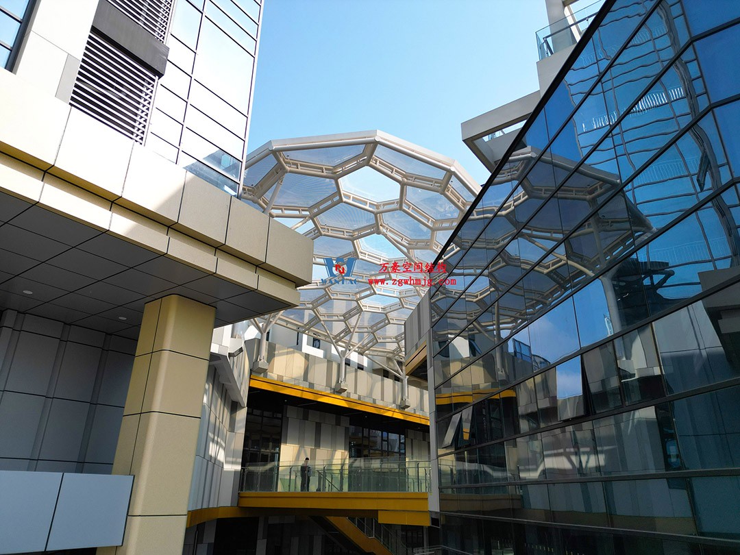 已完工,這個ETFE氣枕商業天幕閃亮登場! 已完工,這個ETFE氣枕商業天幕閃亮登場!