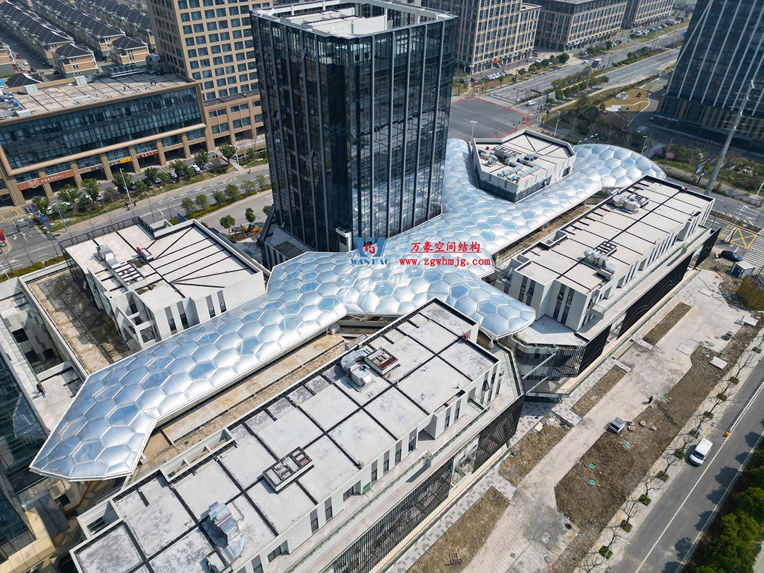 已完工,這個ETFE氣枕商業天幕閃亮登場! 已完工,這個ETFE氣枕商業天幕閃亮登場!