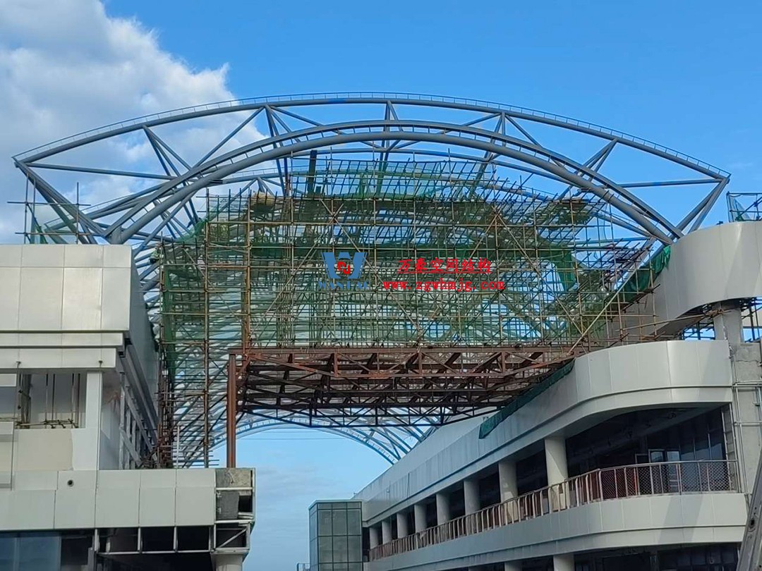 海南醫學院第一附屬醫院江東新院區連廊天幕順利完工 海南醫學院第一附屬醫院江東新院區連廊天幕順利完工