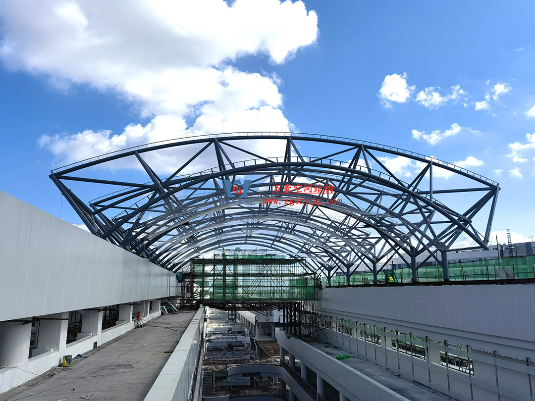 海南醫學院第一附屬醫院江東新院區連廊天幕順利完工 海南醫學院第一附屬醫院江東新院區連廊天幕順利完工