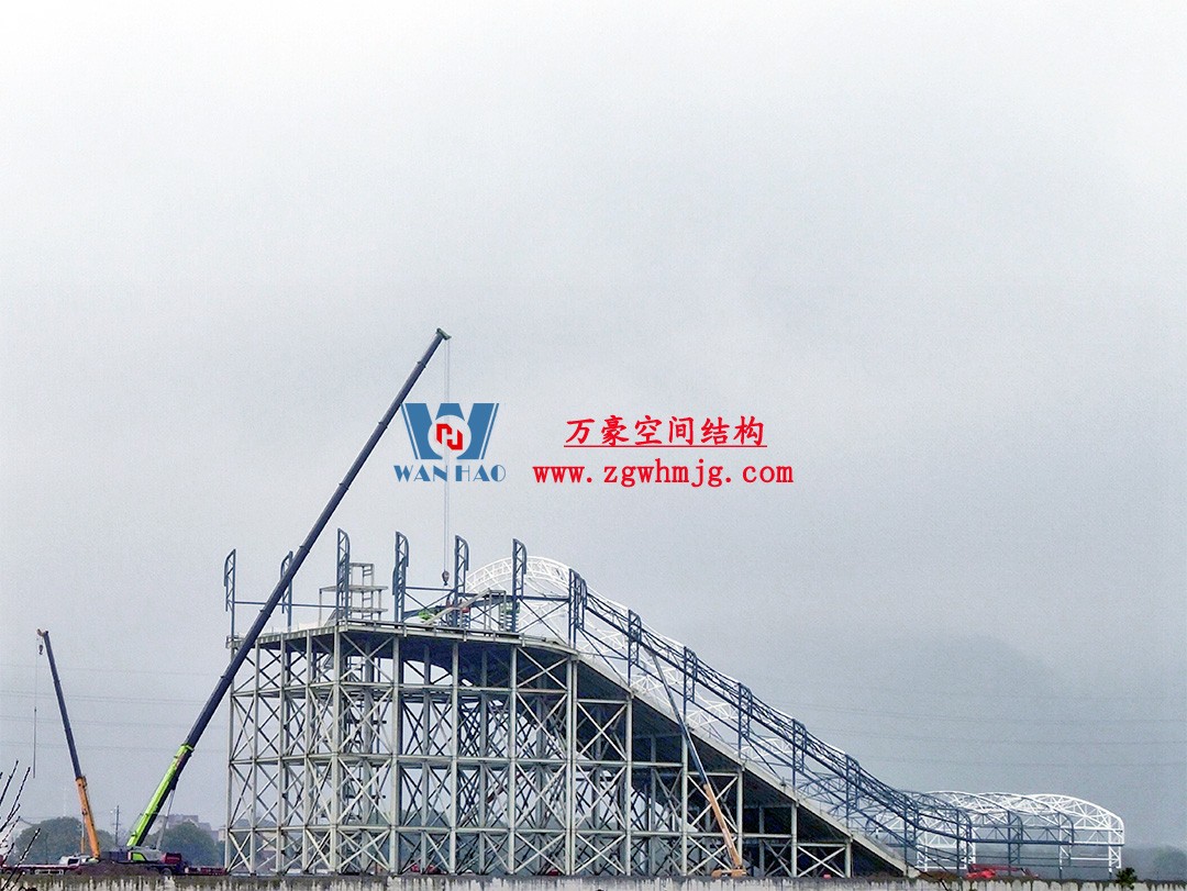 馭風(fēng)逐沙，織就賽道美學(xué)——比亞迪紹興嵊州賽車場(chǎng)干拔沙坡觀景平臺(tái)鋼膜結(jié)構(gòu)