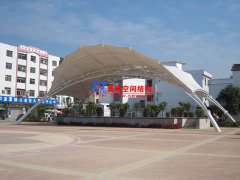 舞臺膜結構具有哪些特性？張拉膜結構舞臺有什么優勢特點？