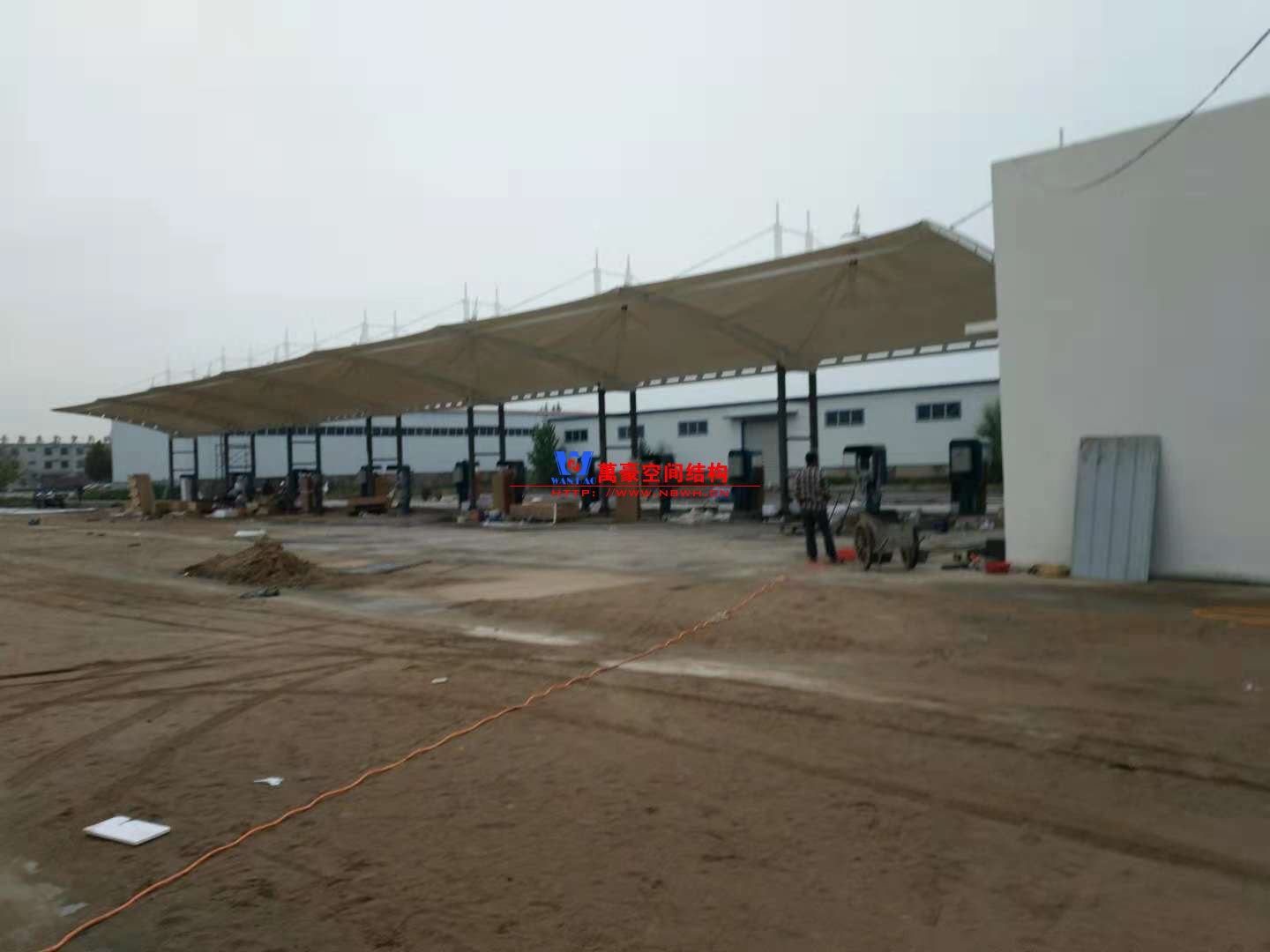 膜結構車棚工序