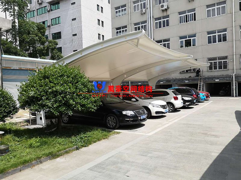 膜結構車棚