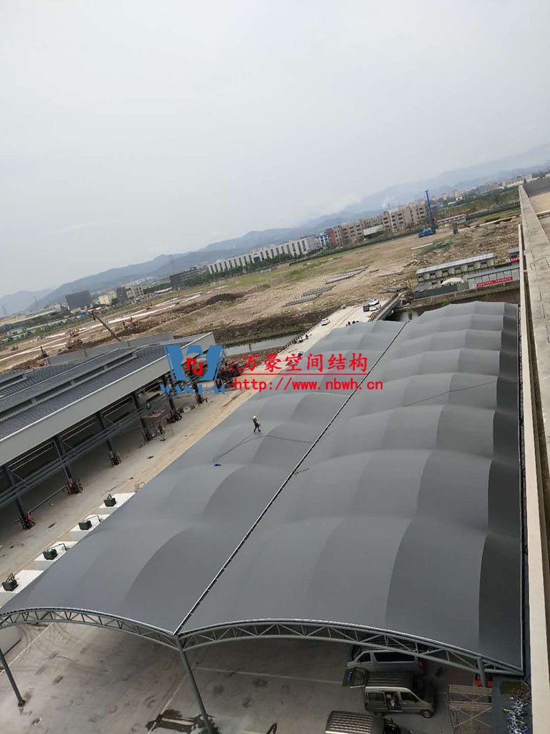 膜結構雨棚